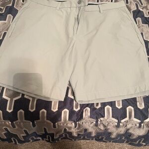 Vineyard Vines Performance Shorts - Size 36